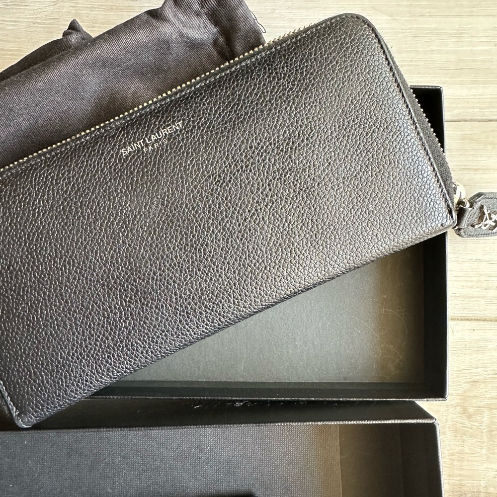 Sale 🔥 YSL Saint Laurent pebbled wallet